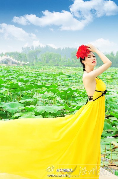 芙蓉姐姐變美艷荷花仙子