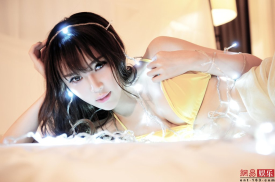 北舞校花夢(mèng)妮gabby拍性感廣告
