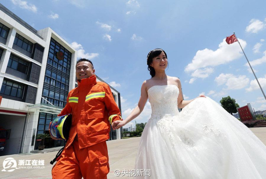 浙江寧波消防員婚紗照