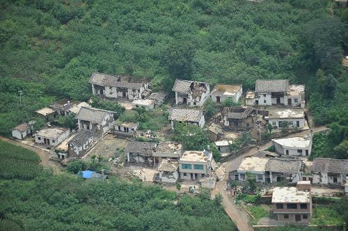 云南昭通地震災(zāi)區(qū)救援現(xiàn)場