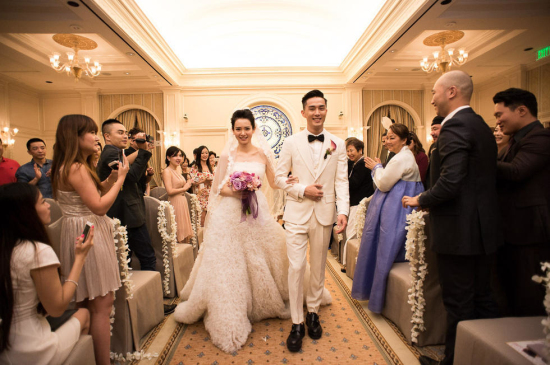 戚薇與李承鉉美國(guó)完婚