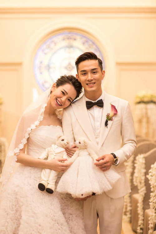 戚薇與李承鉉美國(guó)完婚