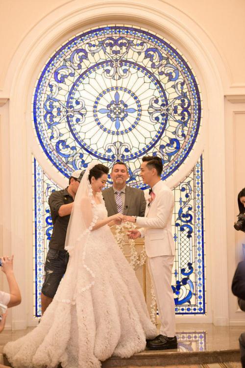 戚薇與李承鉉美國(guó)完婚