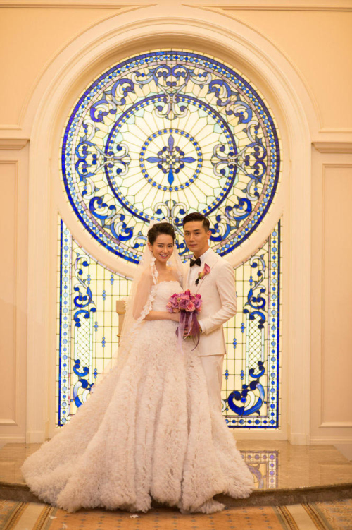 戚薇與李承鉉美國(guó)完婚