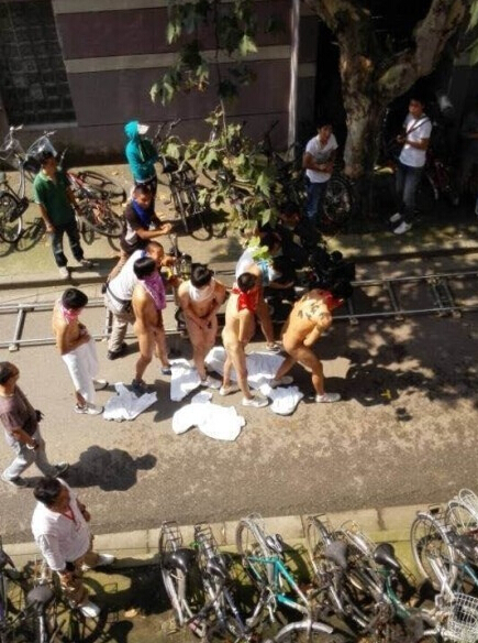 河海大學6男生裸奔