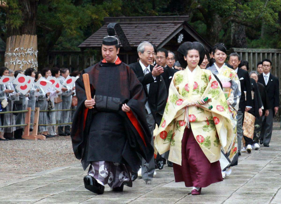 日本天皇侄孫女下嫁平民