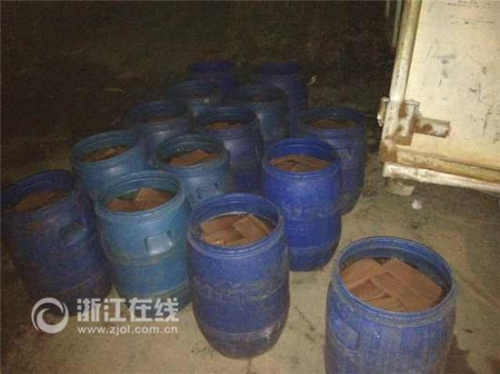 黑作坊生產的毒鴨血