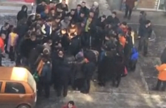 長春男子暴打老太遭圍攻