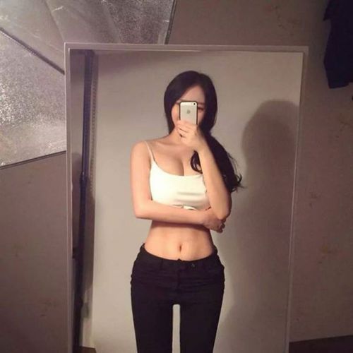 韓國雪肌女實習老師的身材真的非常好