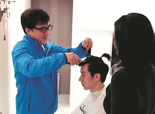 房祖名出獄后成龍為他剃頭發(fā)
