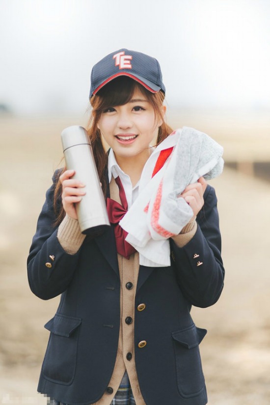 日本19歲模特河村友歌撞臉鄧超