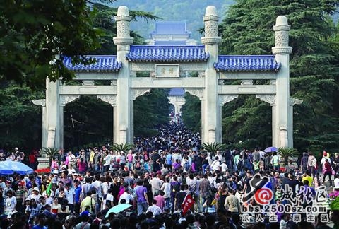 五一假期景區(qū)爆棚