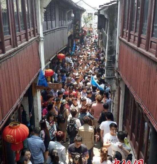 五一假期景區(qū)爆棚
