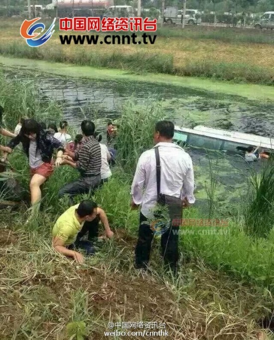 天津客車墜河
