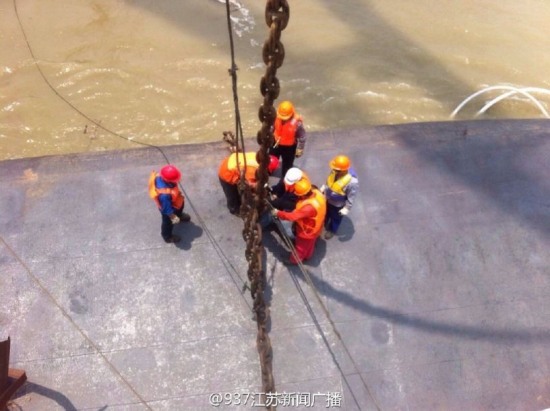 長江貨船翻沉