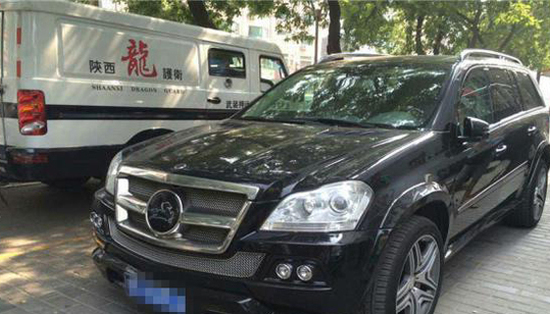 小孩劃豪車(chē)當(dāng)場(chǎng)被抓