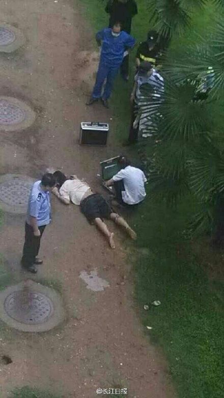 武大學(xué)生跳樓