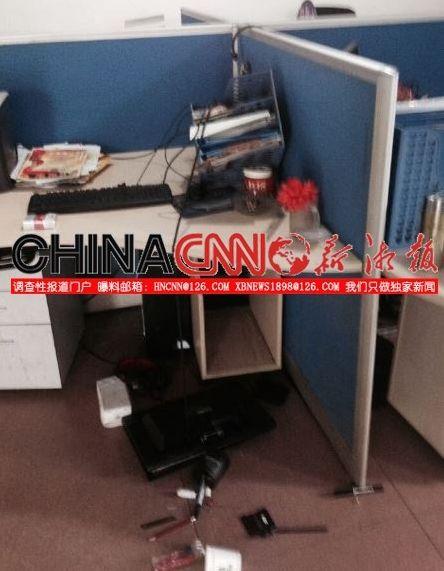 文聯主席曬詩遭差評，熊艾春怒砸耒陽社區網站辦公室電腦