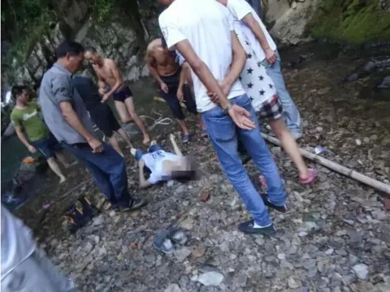 巖坦溺水事故