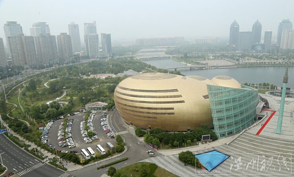 河南藝術中心成最丑建筑似金蛋