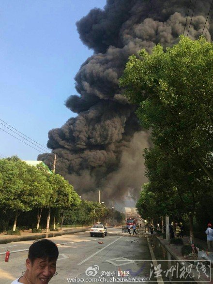 廠區(qū)內(nèi)還發(fā)生多起爆炸