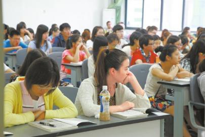 學院女生占87%