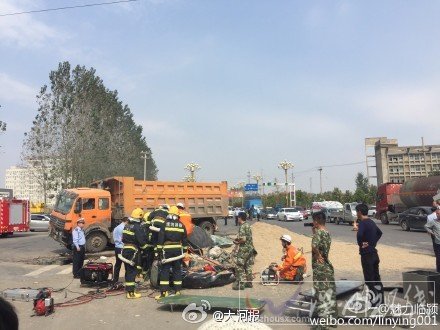 漯河臨潁國道車禍現場