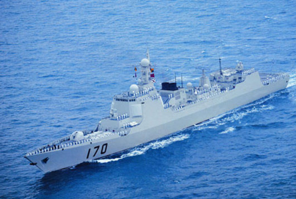 蘭州號(hào)導(dǎo)彈艦對(duì)闖南沙美艦予以警告