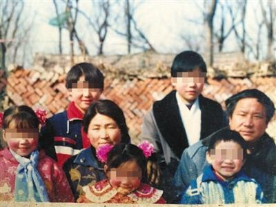 河南項城農(nóng)婦李桂英追兇17年 找到4名殺夫兇手線索