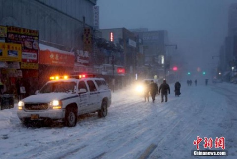 美強(qiáng)暴風(fēng)雪已致至少19人遇難 機(jī)場(chǎng)公交運(yùn)作仍中斷