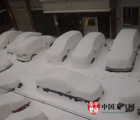 康定暴雪積雪35厘米