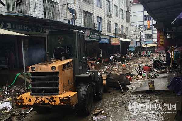 尼伯特臺風(fēng)殘留云系影響 7月11日到12日福建暴雨