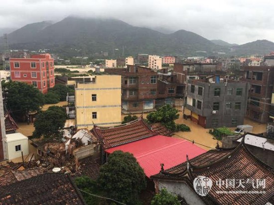 臺風尼伯特襲擊福建