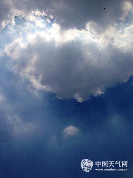 四川發(fā)布高溫橙色預警 高溫天氣將持續(xù)到8月20日