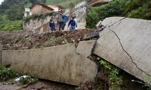 墨西哥臺(tái)風(fēng)厄爾至少造成38人遇難