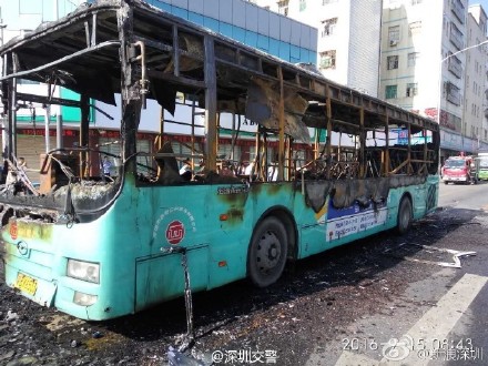 深圳公交車起火