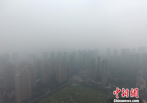 人民日報七問霧霾：什么時候才能呼吸到潔凈空氣？