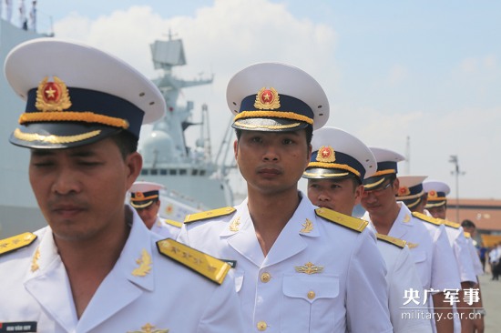 中國(guó)海軍抵達(dá)越南