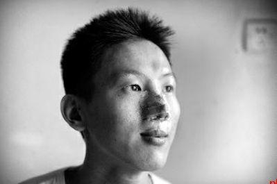 棄嬰26年后回國(guó)