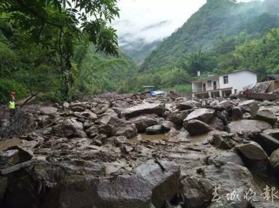 村民救全村180人 及時發現泥石流前兆
