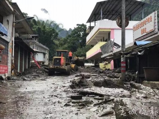 村民救全村180人 及時發現泥石流前兆