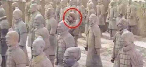 女子發現兵馬俑動