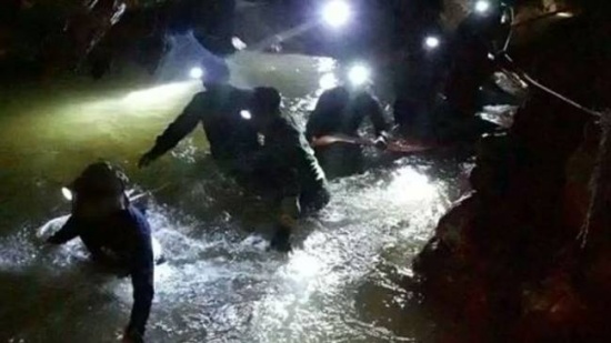 13人足球隊被找到