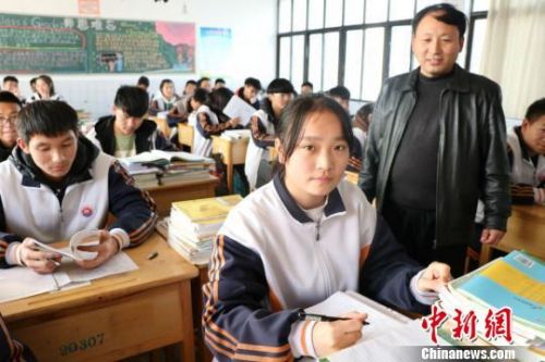 東海二中高二女生林紫騰