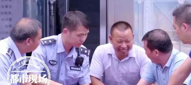 極其罕見！江西男子在贛江抓到“怪魚”，是國家一級保護動物