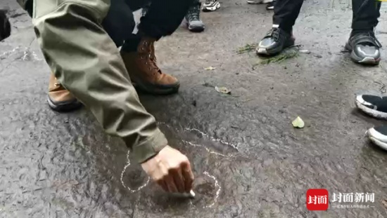 四川5歲小男孩發(fā)現(xiàn)恐龍足跡