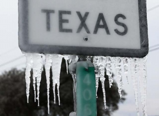 美國暴風(fēng)雪凍死47人 美國進入末日模式