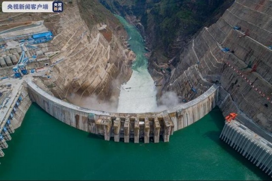 白鶴灘水電站首批機組正式投產發電