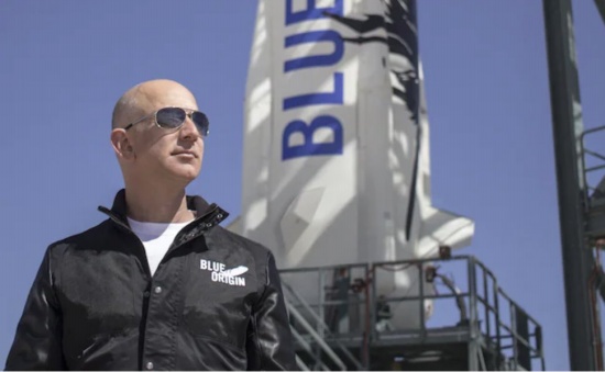 征服地球后，杰夫·貝索斯 (Jeff Bezos) 著眼于太空新領域