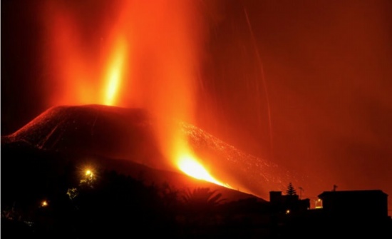 西班牙坎布雷別哈火山噴發(fā)